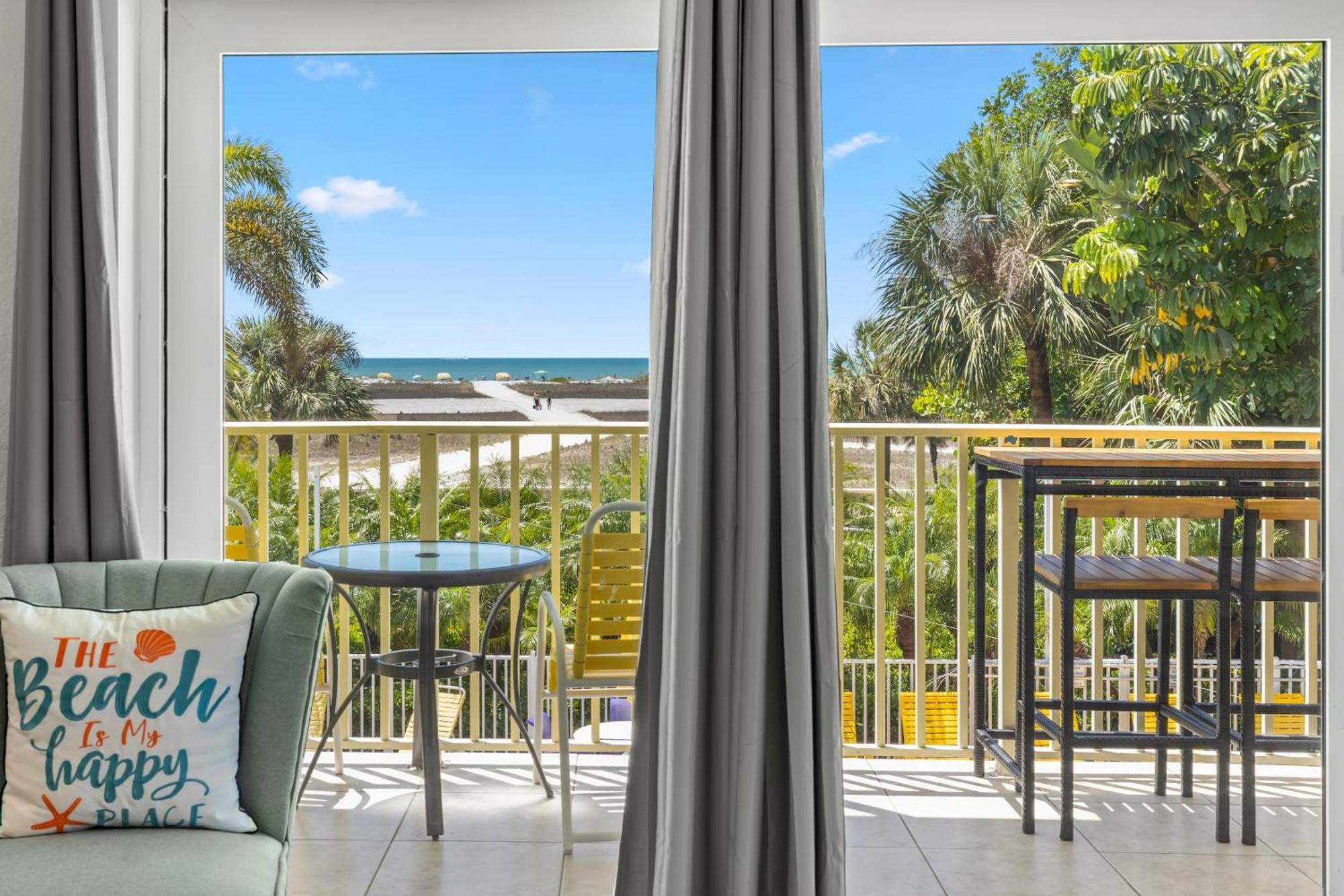 South Beach Oceanfront Resort Сант Пит Бич Номер фото